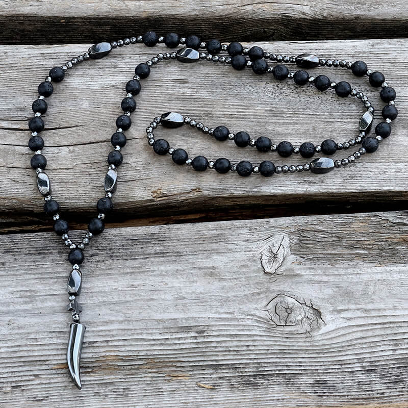 Collar de cuentas de piedra de diente de lobo