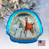 Adorno de cristal con caballos de invierno de G. DeBrekht - Decoración navideña - 756-015