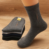 5/10 pares de calcetines deportivos lisos y modernos para hombre, transpirables, cómodos y casuales, unisex, para uso al aire libre en todas las estaciones.