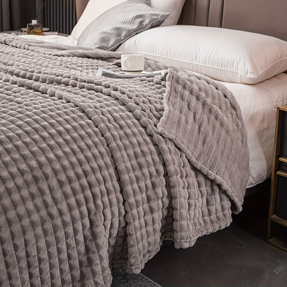 1pc Blanket Flannel/thick Blanket/grey/khaki/royal Blue/white/dark Gray/burgundy/beige/dark Brown/Silvery Gray/taro Purple/green/bedroom/guest Room/living Room/student Dormitory /car/sofa/travel Cute Multifunctional Blanket
