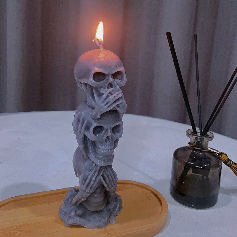 Vela perfumada de calavera de Halloween - Triple cabeza, diseño "No veo, no oigo, no digo nada", cera de soja, forma irregular, recipiente para vaso