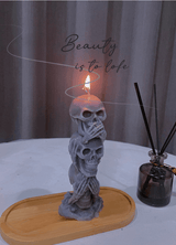 Vela perfumada de calavera de Halloween - Triple cabeza, diseño "No veo, no oigo, no digo nada", cera de soja, forma irregular, recipiente para vaso