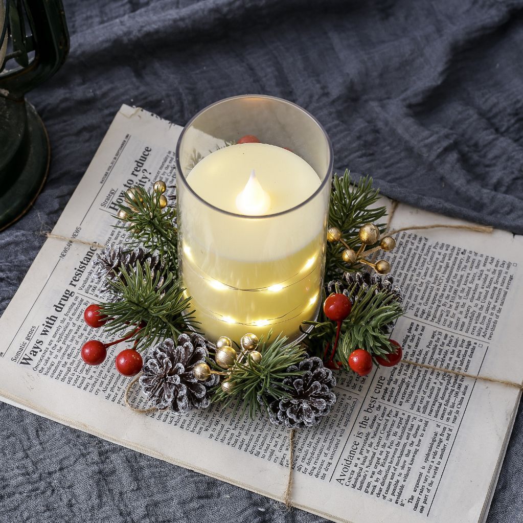 Candelabro perfumado navideño con guirnalda de piñas: decoración festiva de mesa para el hogar, perfecta para celebraciones navideñas.