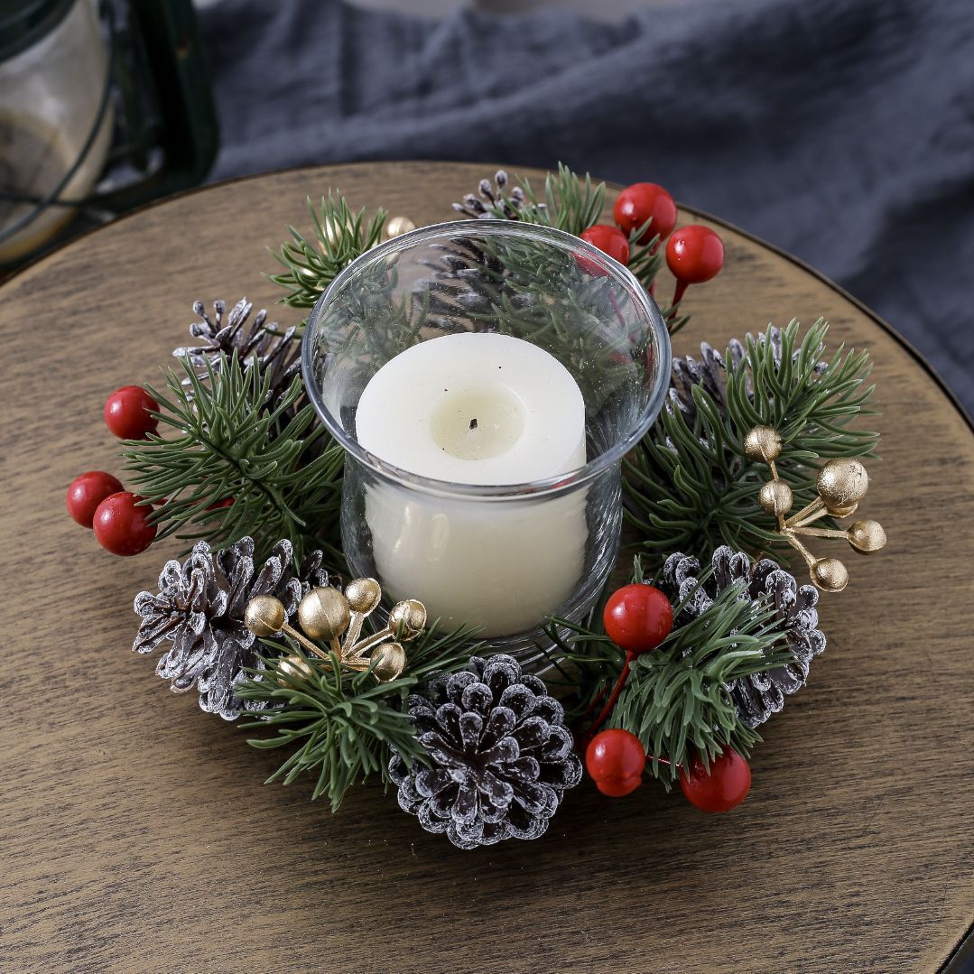 Candelabro perfumado navideño con guirnalda de piñas: decoración festiva de mesa para el hogar, perfecta para celebraciones navideñas.