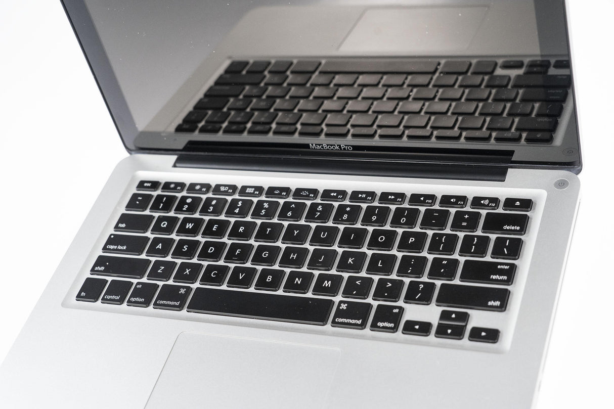 Apple MacBook Pro (15-inch Late 2011) 2.4 GHz i7-2760QM 8GB RAM 2TB SSD (Silver)
