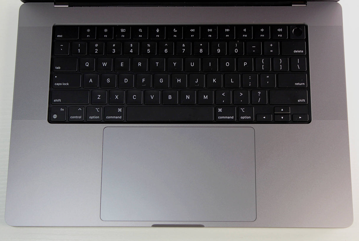 2021 Apple MacBook Pro 16-inch – M1 Max 32-Core GPU 64GB RAM 4TB SSD | Excellent