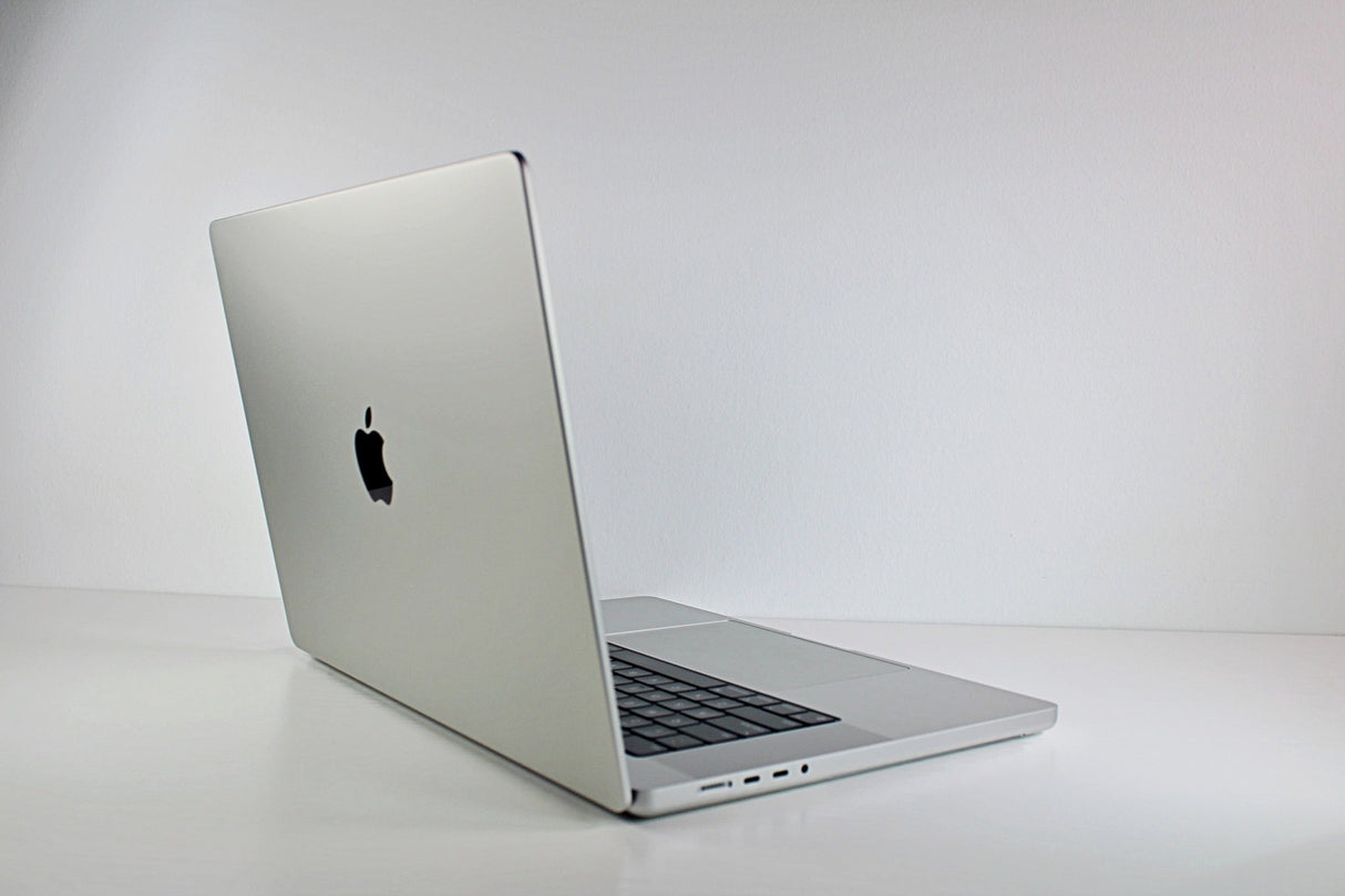 2021 Apple MacBook Pro 16-inch – M1 Max 32-Core GPU 64GB RAM 4TB SSD | Excellent