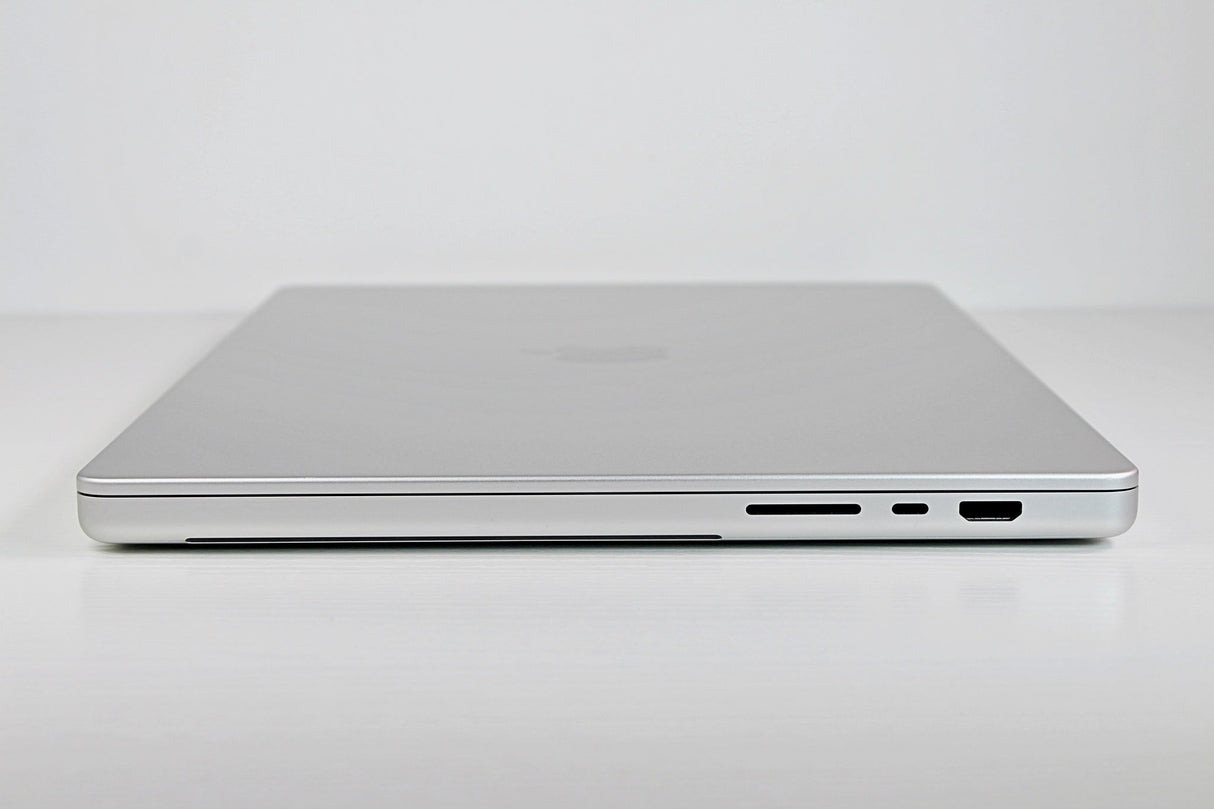 2021 Apple MacBook Pro 16-inch – M1 Max 32-Core GPU 64GB RAM 4TB SSD | Excellent