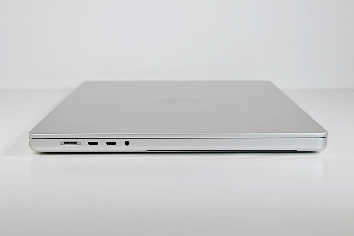 2021 Apple MacBook Pro 16-inch – M1 Max 32-Core GPU 64GB RAM 4TB SSD | Excellent