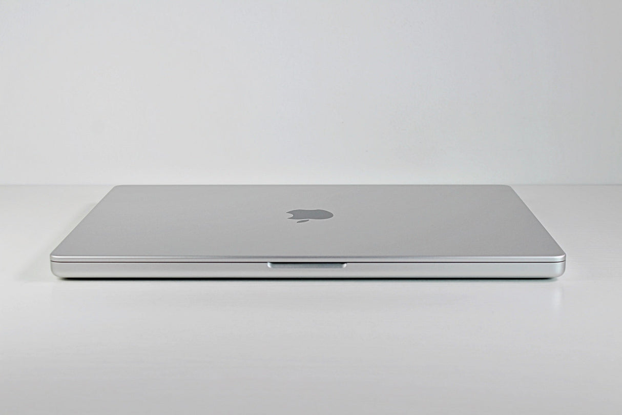 2021 Apple MacBook Pro 16-inch – M1 Max 32-Core GPU 64GB RAM 4TB SSD | Excellent