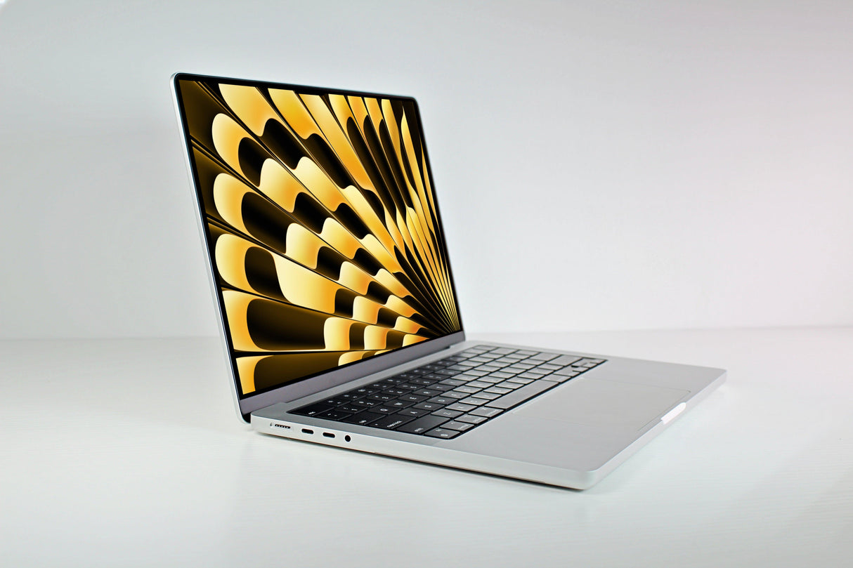 Apple MacBook Pro (2021) 14-inch M1 Max 32-Core GPU 64GB RAM 2TB SSD (READ)