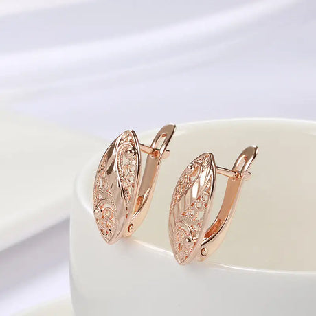French Hollow Pattern Heart-shaped Earrings - Lootquake
