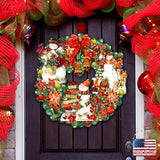 Corona navideña nevada para puerta de G. Debrekht con decoración navideña de Papá Noel y muñeco de nieve de Susan Winget - Artículo 8185307-4H-SW