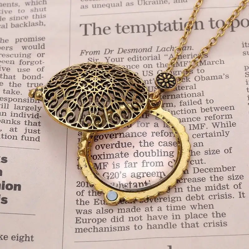 Hollow Retro Magnifying Glass Necklace Alloy Plating - Lootquake