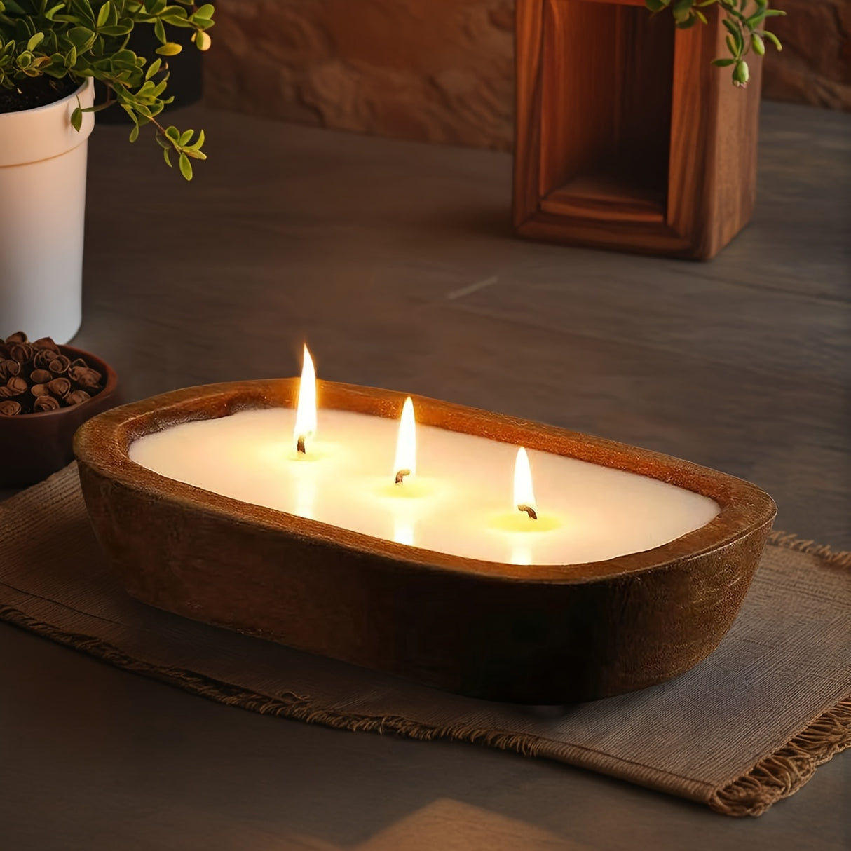 A Scented Candle with a Unique And Fresh Aroma, Made from Soy Wax And Presented in a Wooden Boat-Shaped Container. It Is Perfect for Homes, Hotels, And Upscale Restaurants. Widely Used to Create a Romantic And Warm Atmosphere