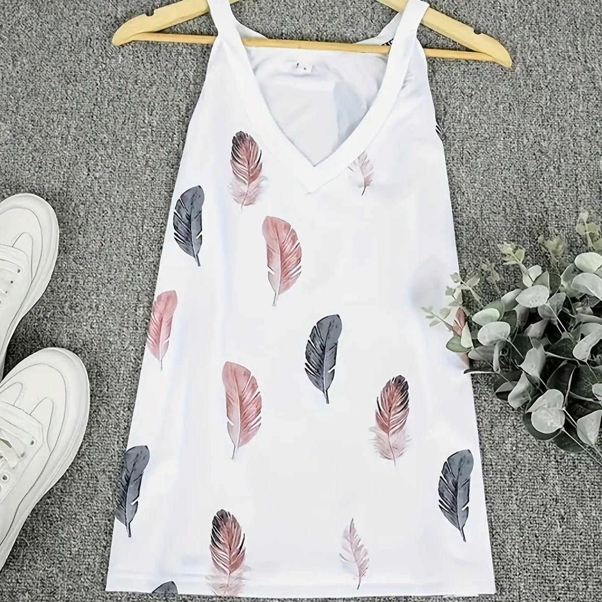 Ladies' V-neck Feather Print Fashionable Versatile Casual Camisole Vest - Lootquake