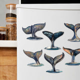 Juego de 6 imanes decorativos de madera "Historias de ballenas vibrantes" de G. Debrekht - Decoración costera con vida silvestre - 8090104G-S6