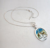 Collar con colgante redondo de nácar plateado con diseño de lobos aullando - 44040