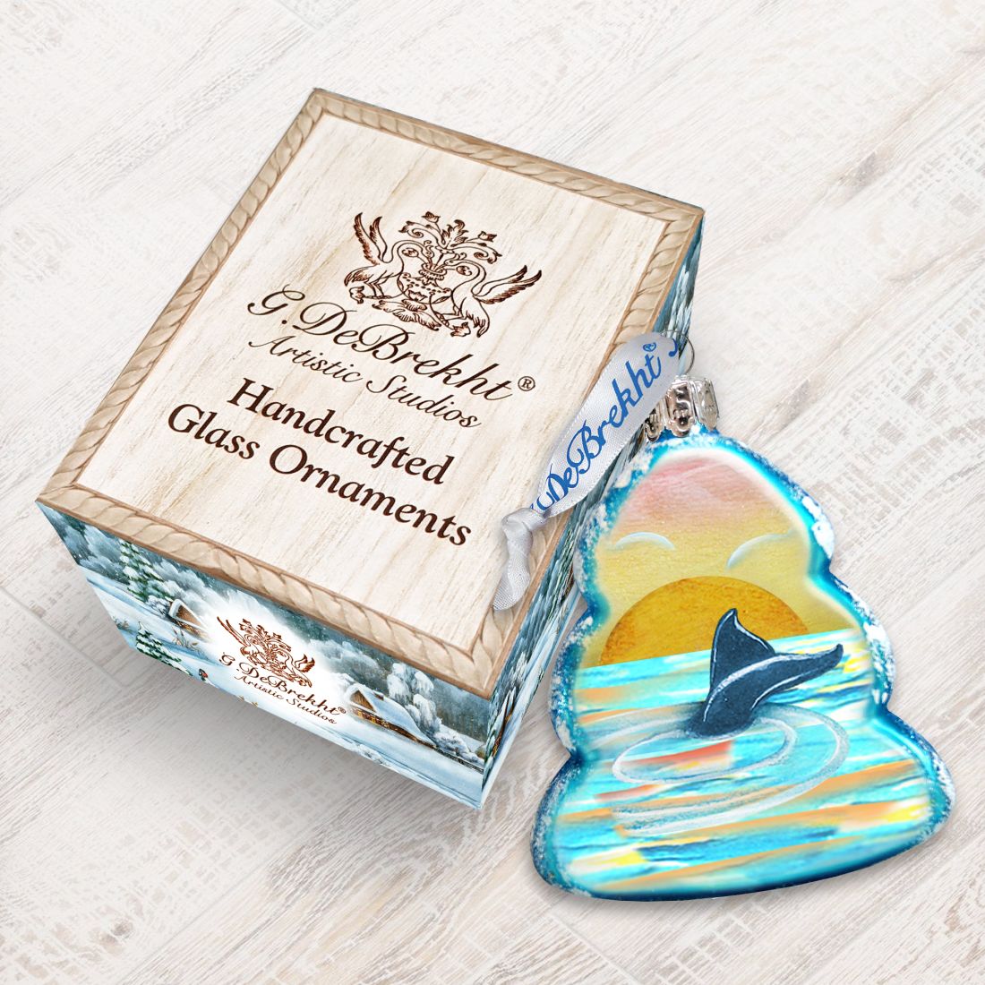 Adorno de vidrio de mercurio con forma de cola de ballena de G. DeBrekht - Decoración navideña costera - 776276