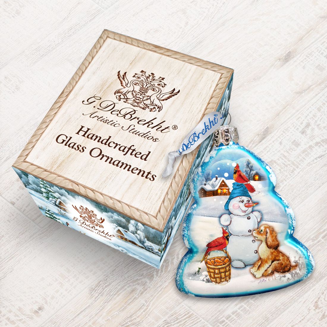 Adorno de vidrio de mercurio "Construyendo un muñeco de nieve" por G. DeBrekht - Decoración navideña de muñeco de nieve de Papá Noel - 773021