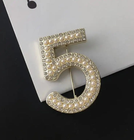Korean Version Of Xiaoxiangfeng Digital 5 Shiny Brooch - Lootquake