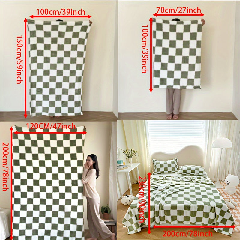 1pc Cozy Traditional Style Plaid Flannel Blanket, Red And White Or Black And White, Soft Panda Velvet (Polyester Fiber), Warm Travel Pet Blanket For Dogs And Cats, Washable, Christmas present