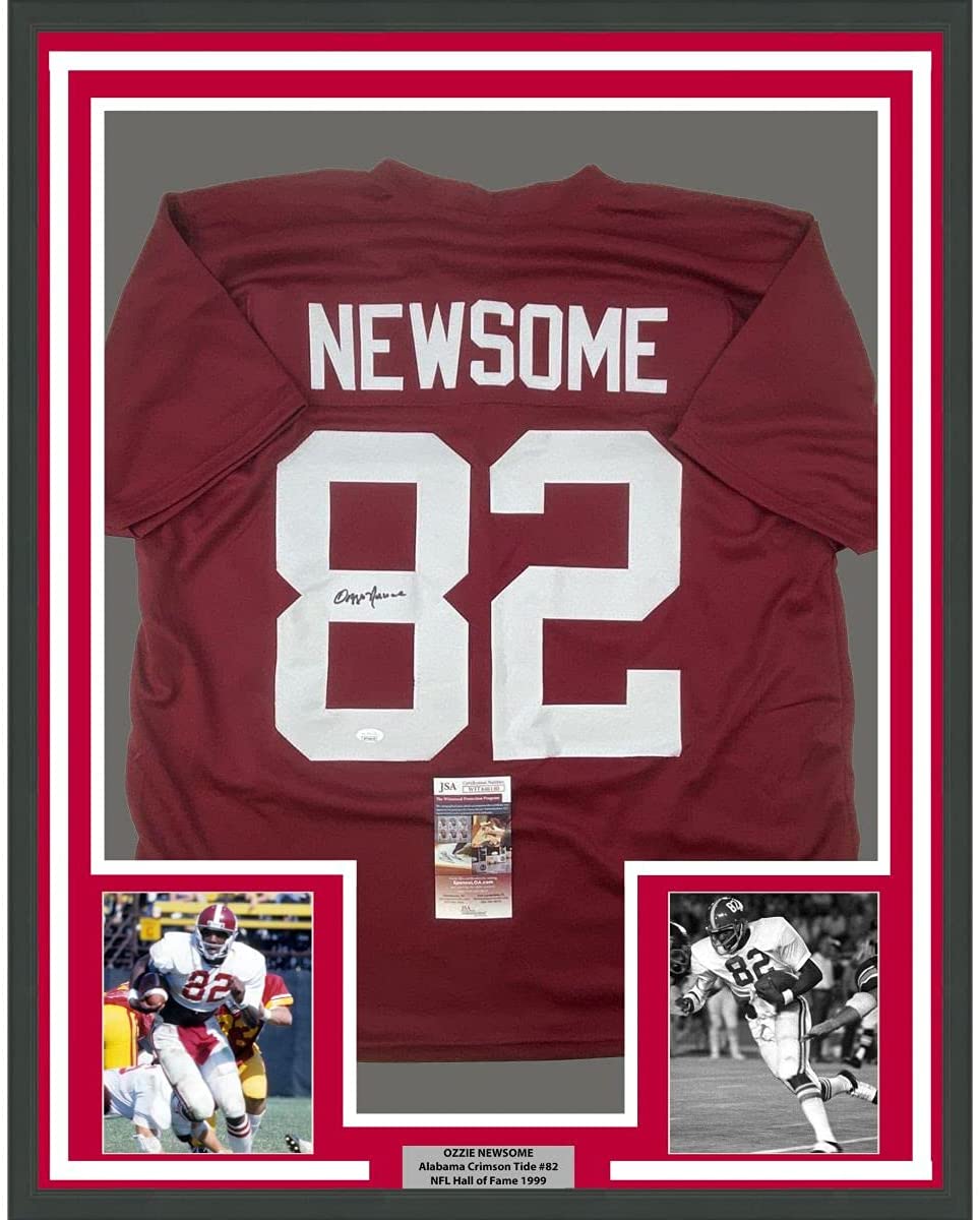 Camiseta de fútbol americano universitario Alabama Red de 35 x 39, enmarcada, autografiada y firmada por Ozzie Newsome (JSA COA)