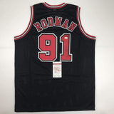 Camiseta de baloncesto negra de Chicago autografiada y firmada por Dennis Rodman (JSA COA)