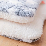Tapis d'hiver chaud pour animaux de compagnie - Tapis carré doux et épais avec motif étoile, garnissage en fibre de polyester, adapté aux chiens de très petite et grande taille - Couverture isolante pour chat et chien, pour chenil et usage domestique