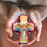 Adorno de cruz de cristal con ángel descendiendo del cielo de G. Debrekht - Decoración navideña - 758-025