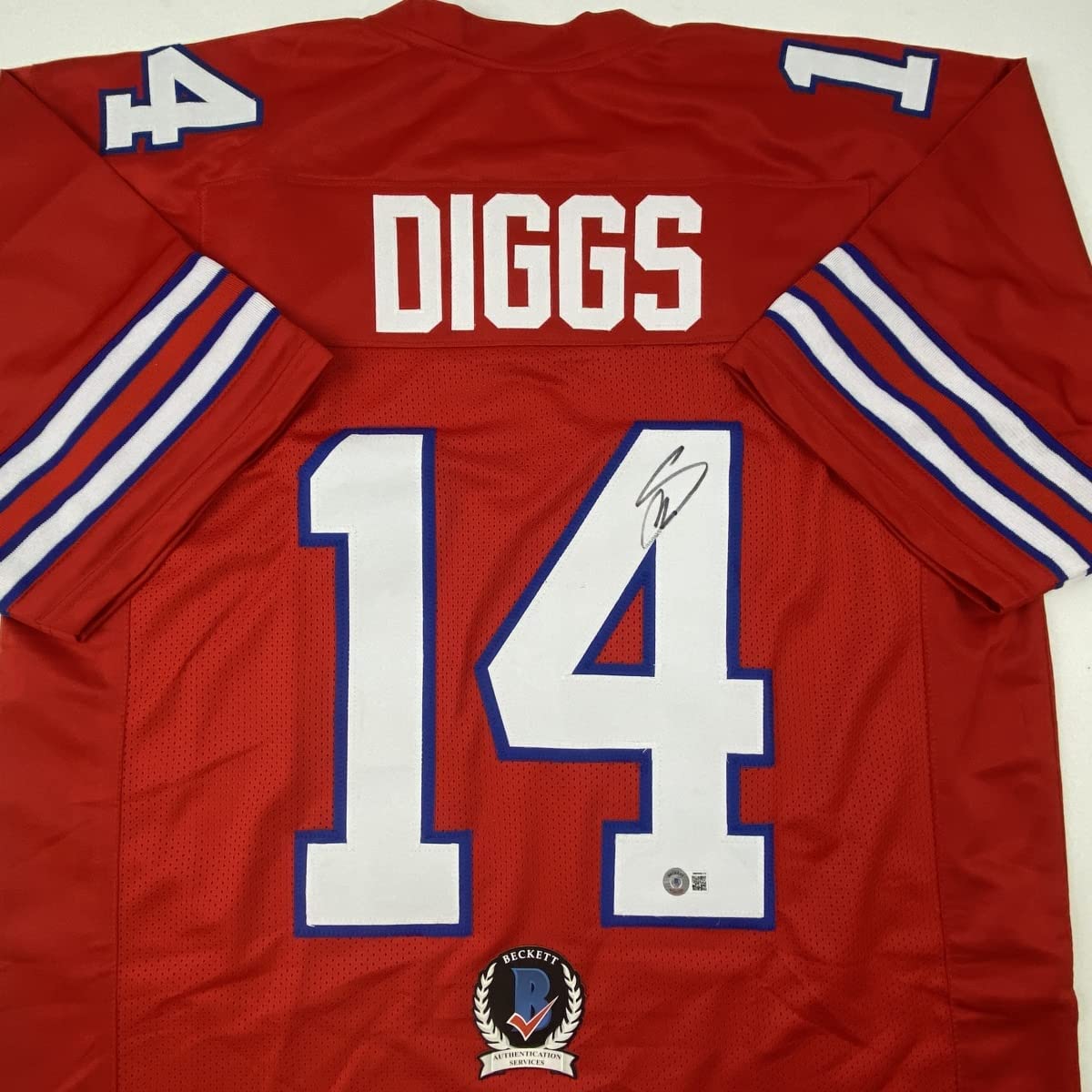 Camiseta de fútbol americano autografiada/firmada por Stefon Diggs, color rojo búfalo, Beckett BAS COA