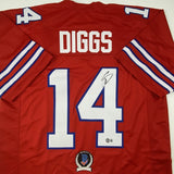 Camiseta de fútbol americano autografiada/firmada por Stefon Diggs, color rojo búfalo, Beckett BAS COA