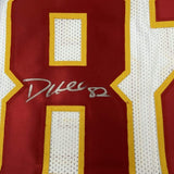 Camiseta de fútbol americano blanca de Kansas City, enmarcada, autografiada y firmada por Dante Hall, 35 x 39, con certificado de autenticidad de PSA y ADN.