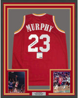 Camiseta de baloncesto enmarcada, autografiada y firmada de Calvin Murphy, 35 x 39, color rojo Houston. PSA/Certificado de autenticidad de ADN.
