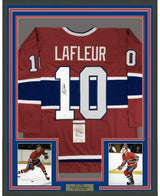 Camiseta de hockey roja de Montreal, enmarcada, autografiada y firmada por Guy LaFleur, 35 x 39, JSA COA