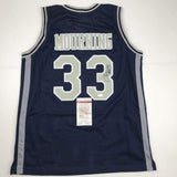 Camiseta de baloncesto universitaria azul de Georgetown de Alonzo Mourning autografiada y firmada por JSA COA