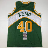 Camiseta de baloncesto verde de Seattle autografiada y firmada por Shawn Kemp (JSA COA)