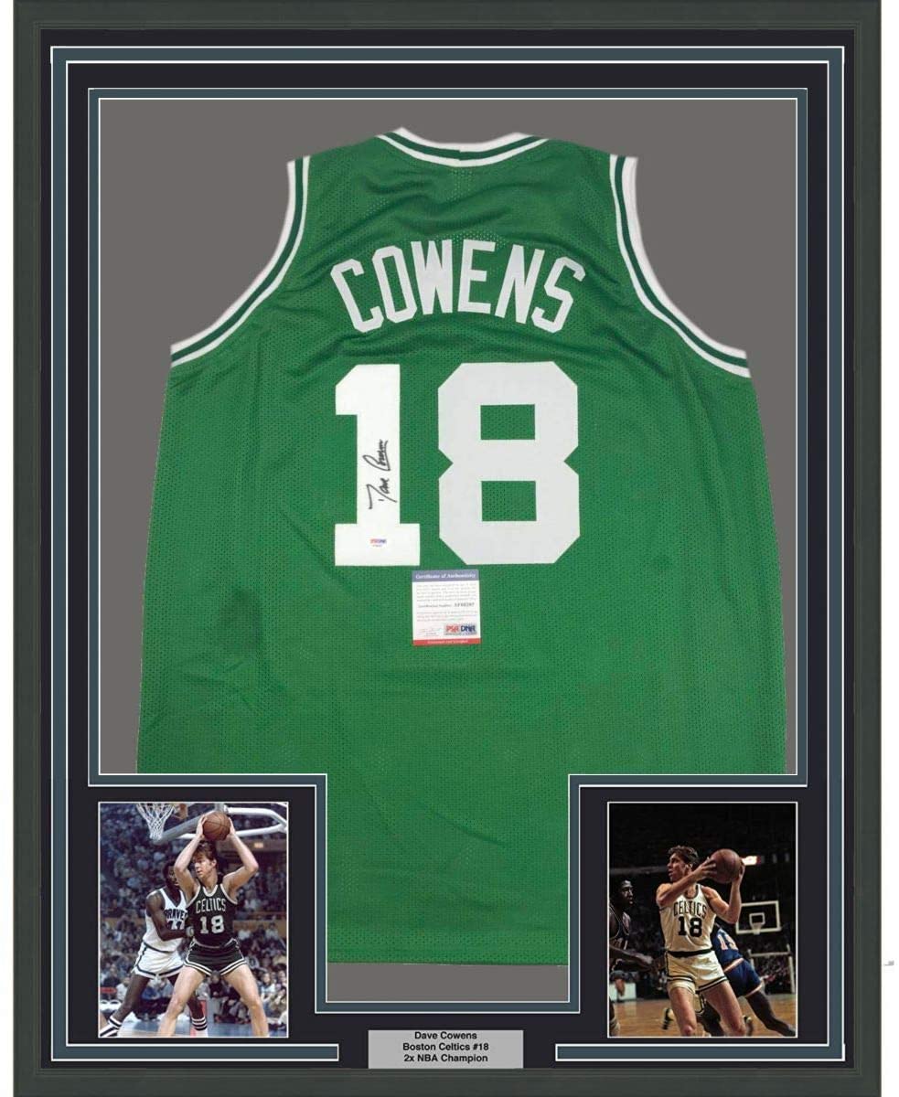 Camiseta de baloncesto enmarcada, autografiada y firmada por Dave Cowens, 35 x 39, color verde Boston. Certificado de autenticidad de PSA y ADN.