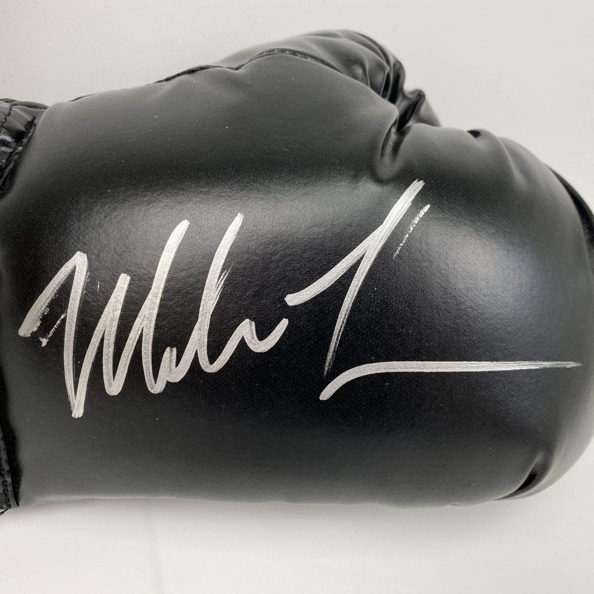 Guante de boxeo Everlast negro imperfecto autografiado/firmado de Mike Tyson, holograma del atleta, COA