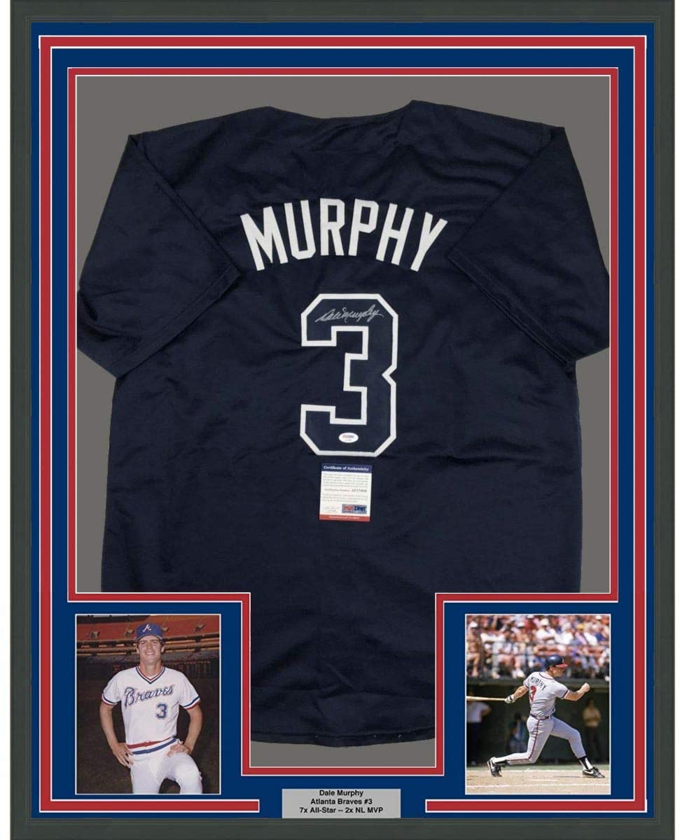Camiseta de béisbol azul oscuro de Atlanta, enmarcada, autografiada y firmada por Dale Murphy, 35 x 39, PSA/DNA COA.