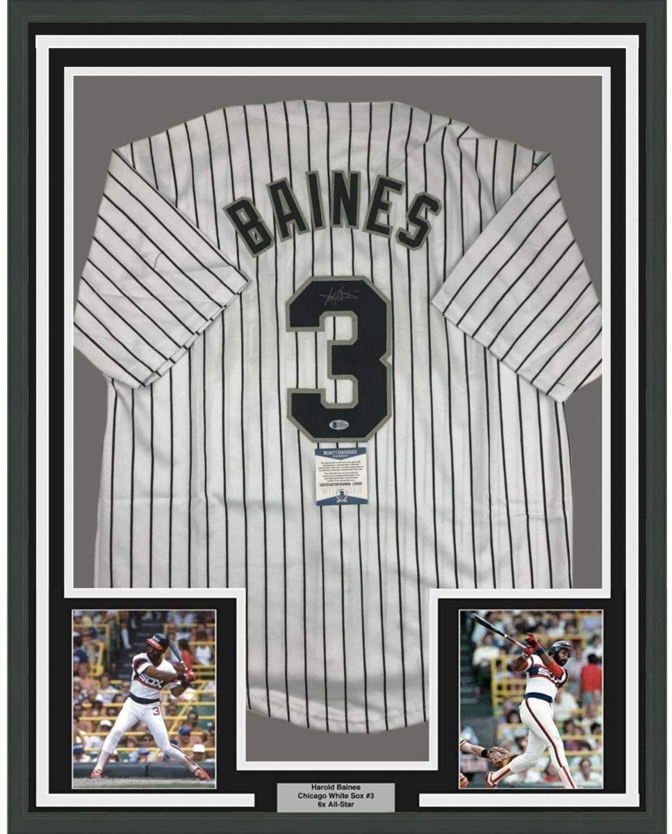 Camiseta de béisbol de rayas de Chicago de 35 x 39, enmarcada, autografiada y firmada por Harold Baines, Beckett BAS COA