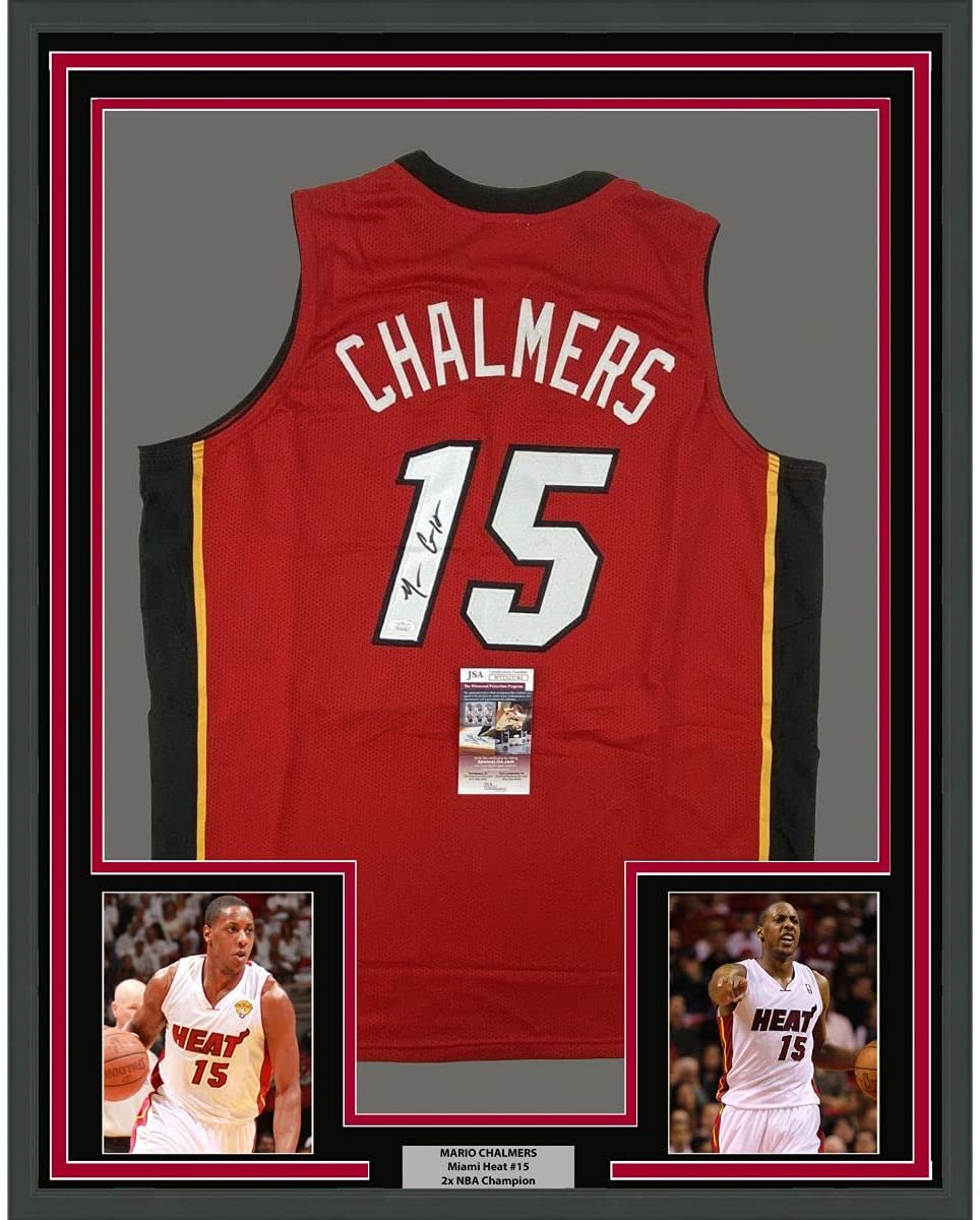 Camiseta de baloncesto enmarcada y autografiada de Mario Chalmers, 35 x 39, color rojo Miami, JSA COA