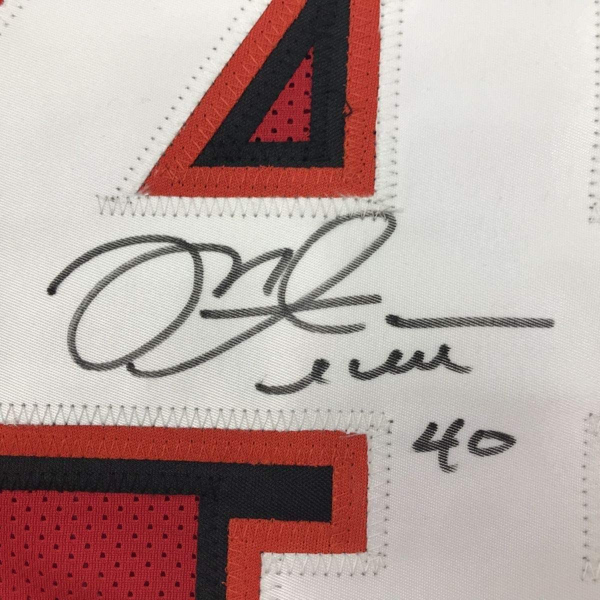 Camiseta de fútbol americano enmarcada, autografiada y firmada por Mike Alstott, 35 x 39, color rojo de Tampa Bay, JSA COA