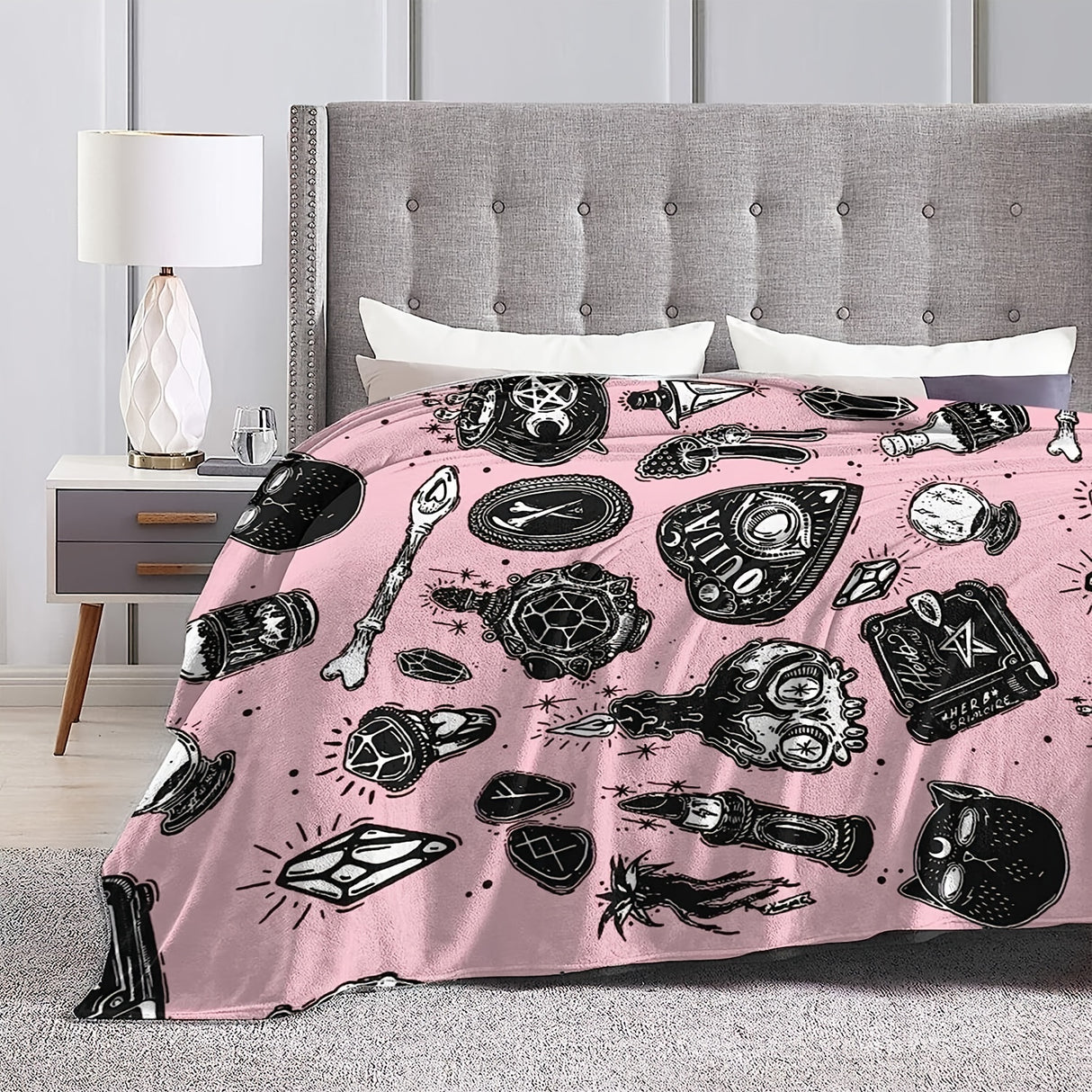 Couverture en flanelle imprimée Halloween, douce et confortable, idéale pour la sieste, le voyage, le canapé, le lit, le bureau, la décoration intérieure, cadeau d'anniversaire, d'Halloween, pour garçons, filles et adultes, disponible en toute saison.