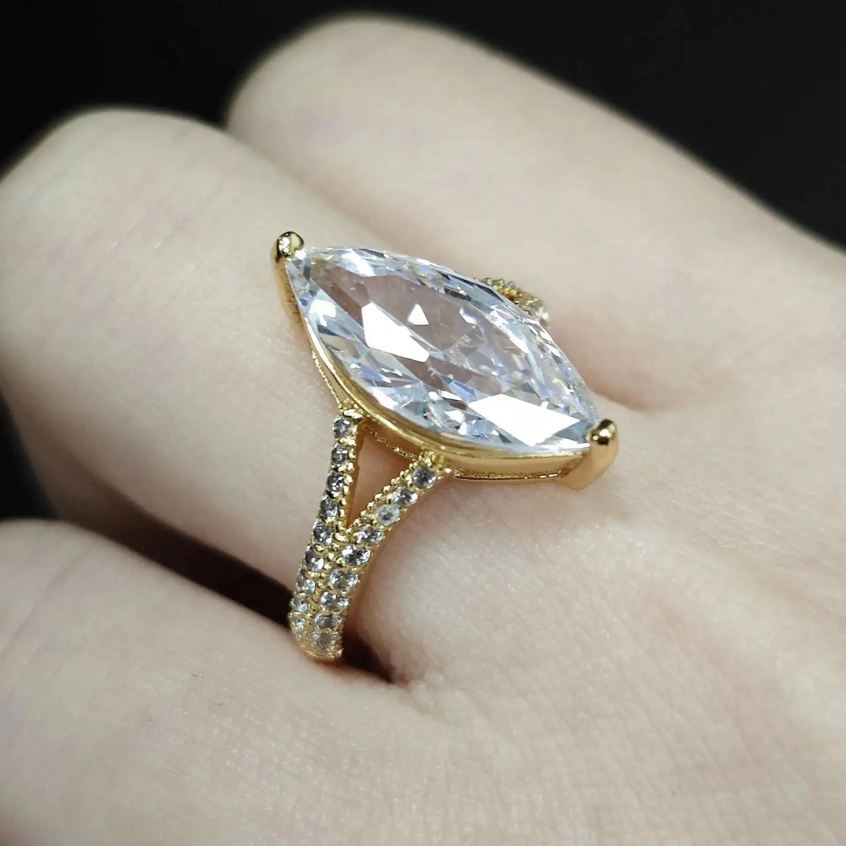 Diamond-studded Ring Women's Design Water Drop Pear Shape - Lootquake