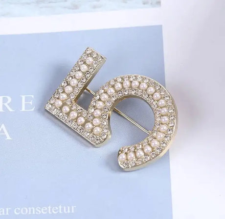 Korean Version Of Xiaoxiangfeng Digital 5 Shiny Brooch - Lootquake