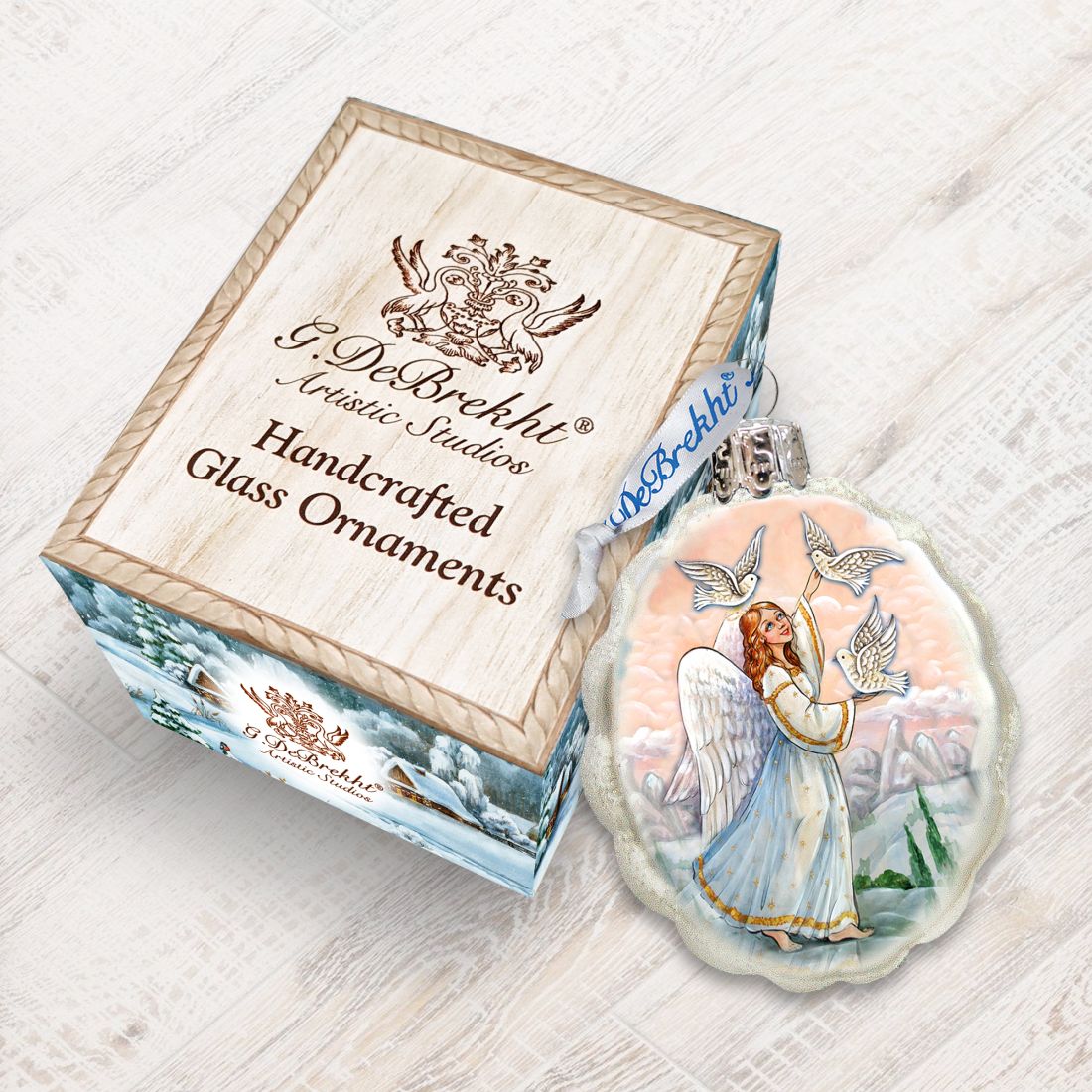 Adorno de vidrio con forma de ángel de Mercurio y palomas blancas de G. DeBrekht - Decoración navideña - 773026