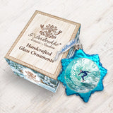 Adorno de cristal de mercurio con diseño de surfistas de G. DeBrekht - Decoración navideña costera - 775486