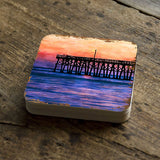 Juego de 4 posavasos de corcho de madera con diseño costero "Muelle al atardecer" de Nature Wonders - Decoración costera con vida marina - 95359C-S4