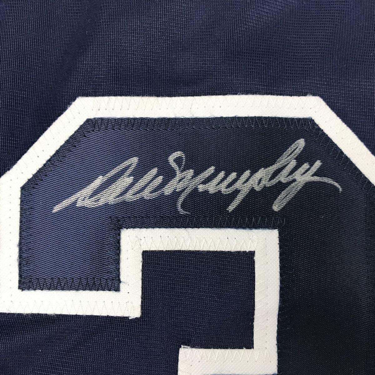 Camiseta de béisbol azul oscuro de Atlanta, enmarcada, autografiada y firmada por Dale Murphy, 35 x 39, PSA/DNA COA.